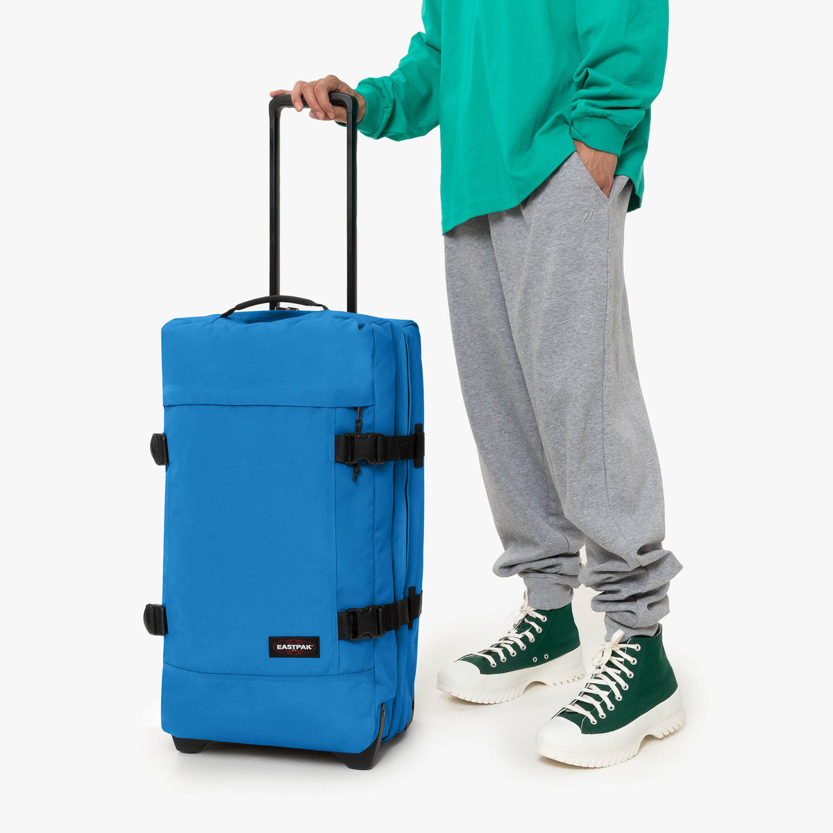Eastpak Tranverz M Suitcase - Vibrant Blue